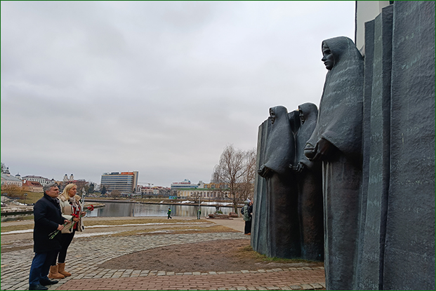 Коллектив Центра принял участие в церемонии возложения цветов в День памяти воинов-интернационалистов