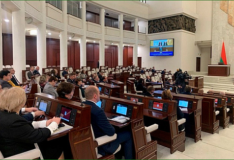 Андрей Худык представил проект Закона «Об изменении законов» на очередном заседании нижней палаты Парламента