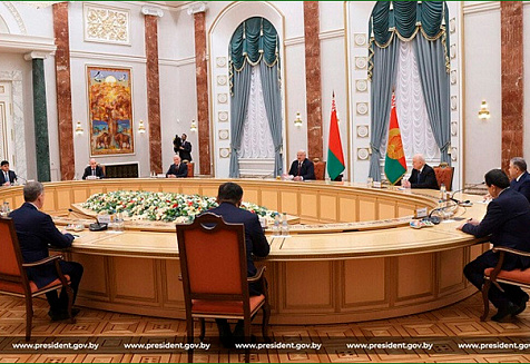 Глава государства провел встречу с руководителями органов безопасности и разведслужб СНГ